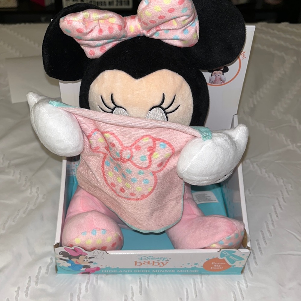 Hide and seek Minnie Mouse.